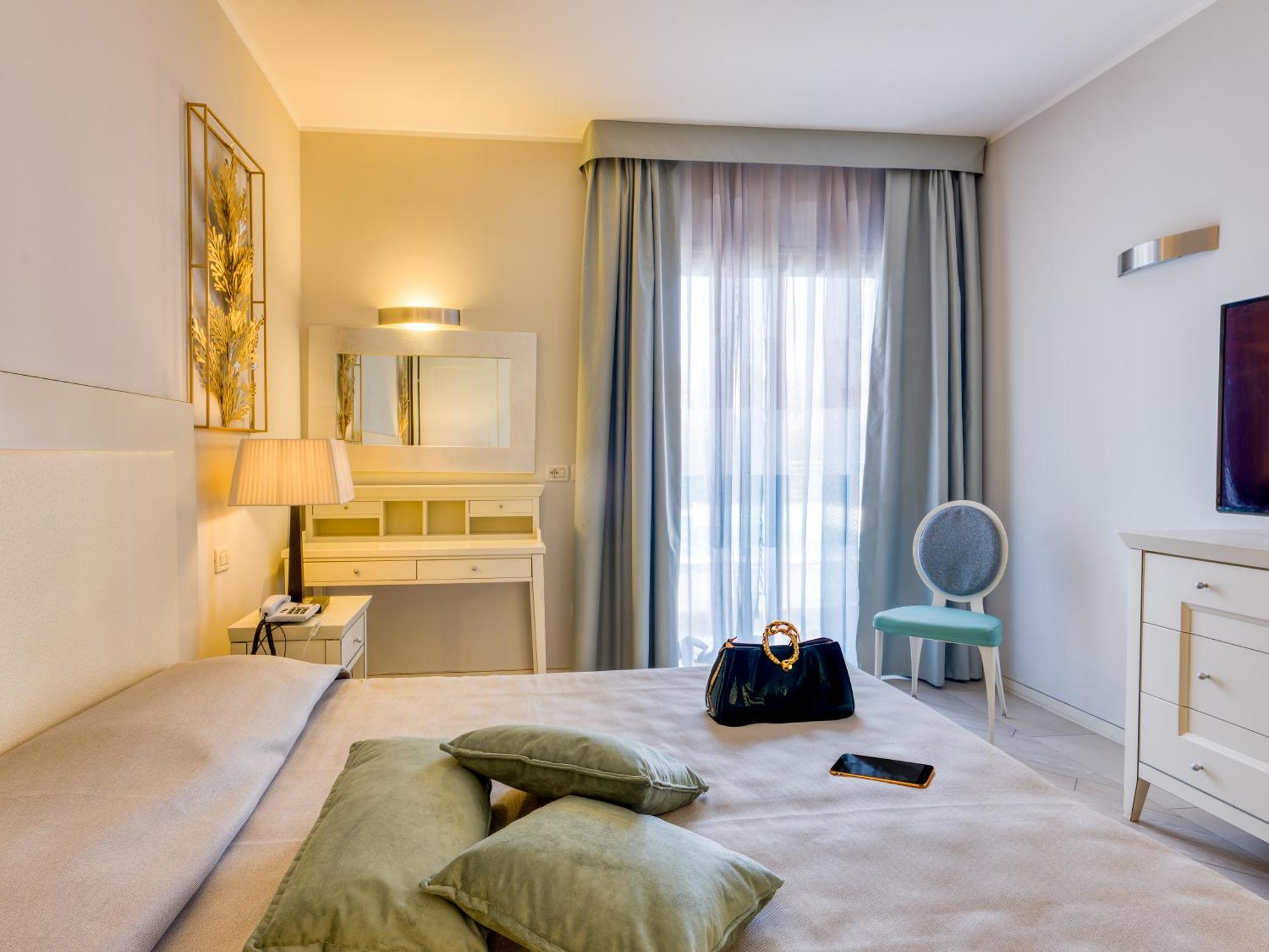 Parc Hotel Germano Suites & Apartments Bardolino Exterior photo